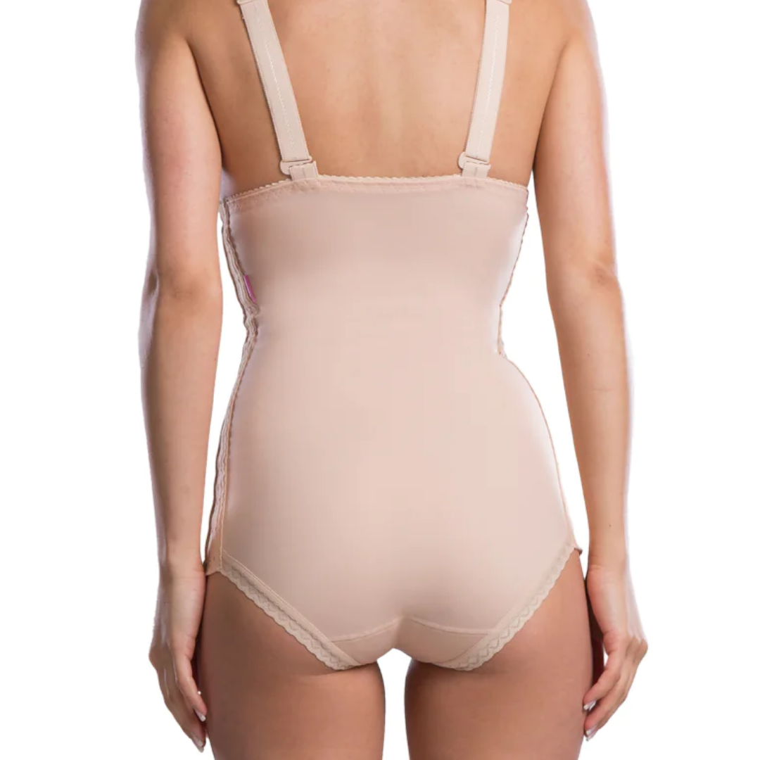 medical-grade compression technology, the LIPOELASTIC VH Low Variant is designed to promote circulation, reduce swelling, and enhance comfort during post-operative recovery. The low-cut waistline ensures a comfortable and discreet fit, making it ideal for daily wear during the healing process.