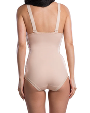 medical-grade compression technology, the LIPOELASTIC VH Low Variant is designed to promote circulation, reduce swelling, and enhance comfort during post-operative recovery. The low-cut waistline ensures a comfortable and discreet fit, making it ideal for daily wear during the healing process.