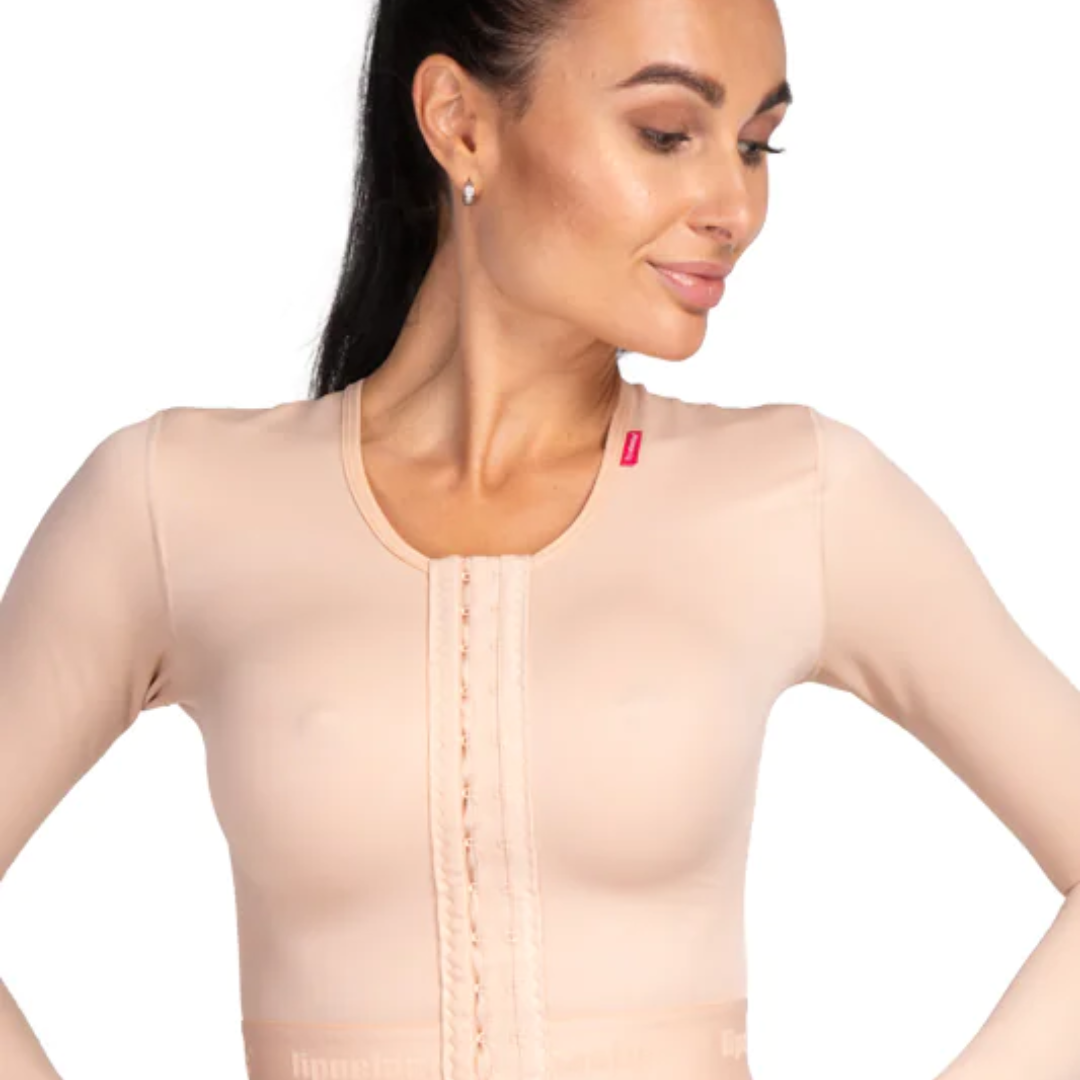 Detail shot of MT Smooth Variant front fastening – three rows of hook-and-eye closures