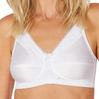 Comfortable and supportive, the Amoena Nancy Post Mastectomy Bra in white offers a smooth, seamless fit with adjustable straps, designed for post-surgery comfort.