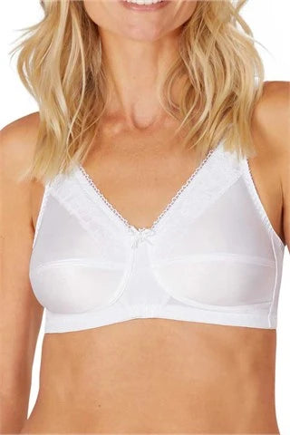 Comfortable and supportive, the Amoena Nancy Post Mastectomy Bra in white offers a smooth, seamless fit with adjustable straps, designed for post-surgery comfort.