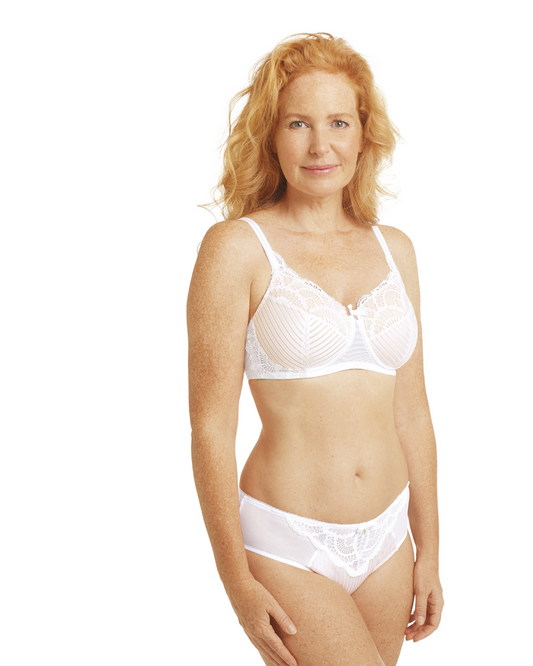The Amoena Karolina Bra is a stylish and supportive choice for post-mastectomy comfort. Designed with bilateral pockets to securely hold breast forms or prostheses, this bra ensures a balanced silhouette. The Karolina Bra features a beautiful lace overlay, adjustable straps for a personalized fit, and a comfortable. Experience confidence and femininity with the Amoena Karolina Bra.